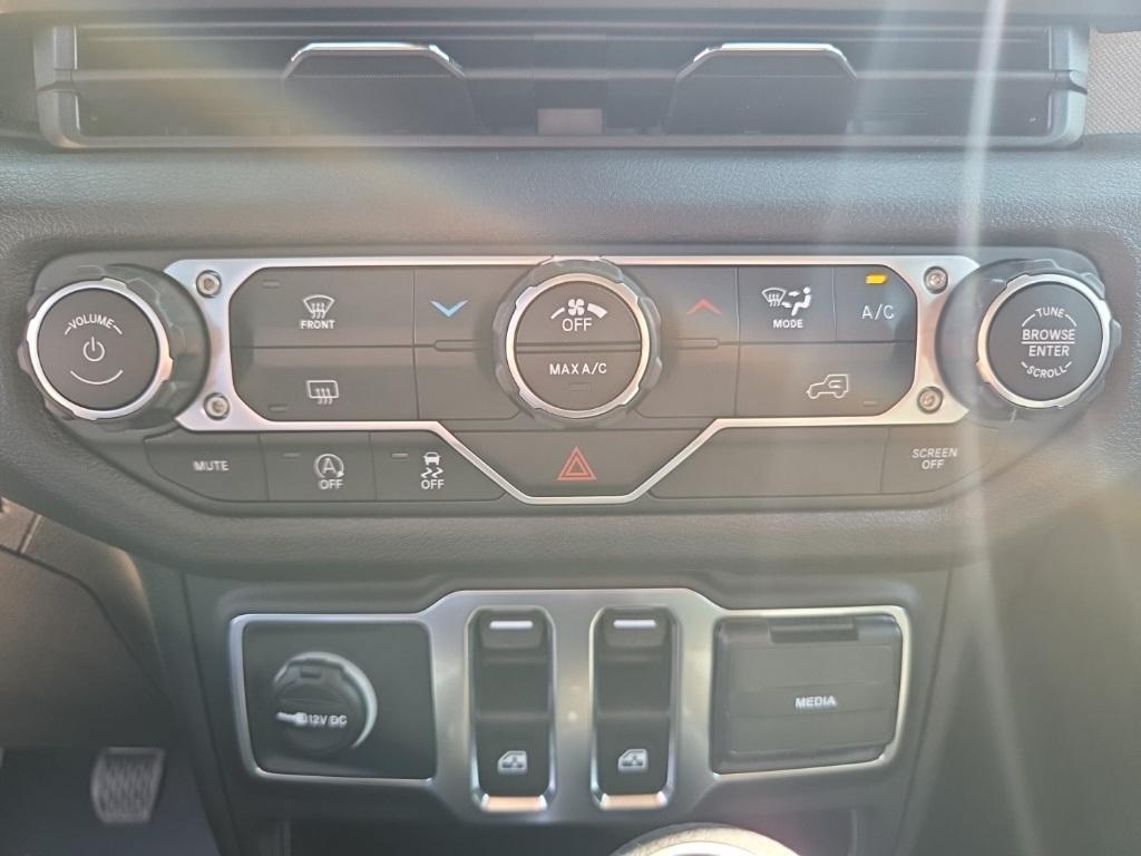 new 2025 Jeep Wrangler car, priced at $37,837