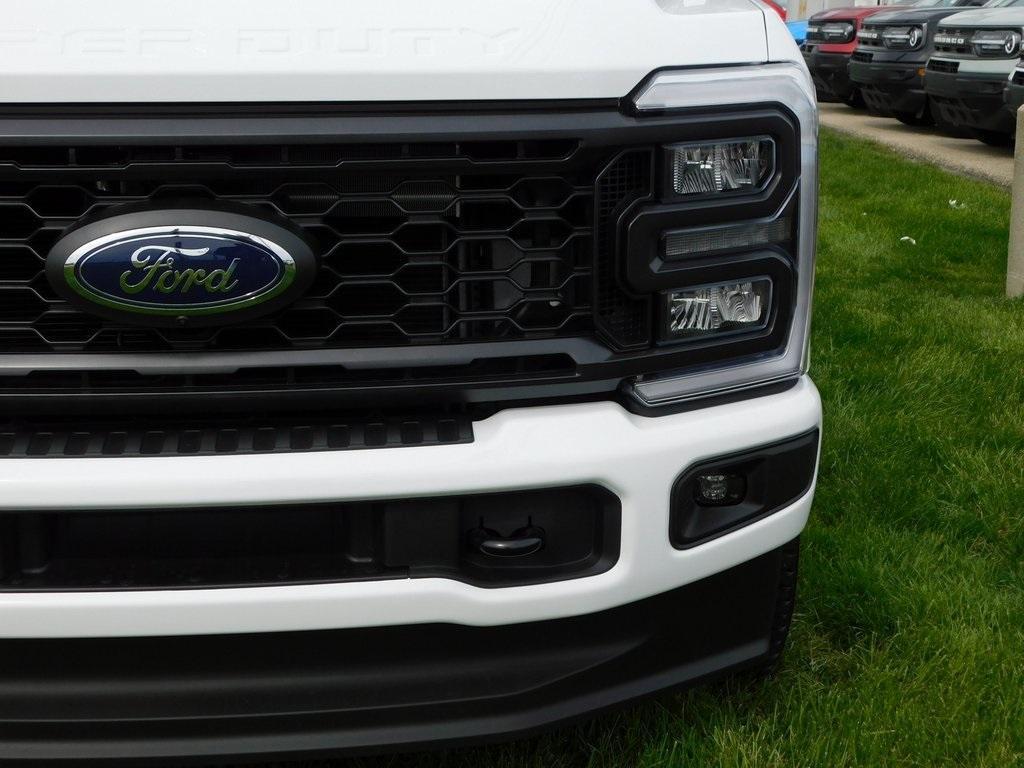 new 2025 Ford F-350 car, priced at $63,075