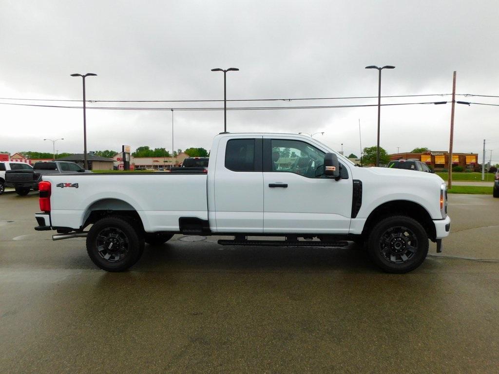 new 2025 Ford F-350 car, priced at $58,972