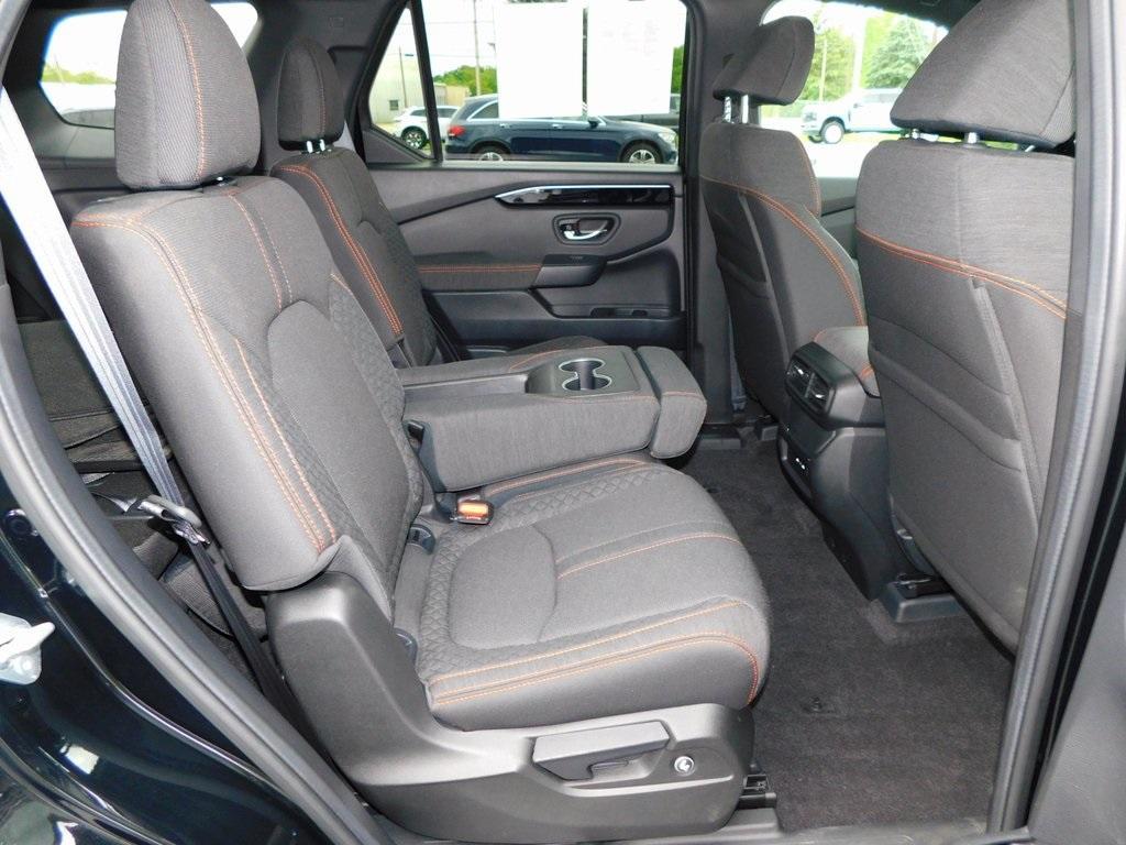 used 2025 Honda Pilot car, priced at $42,745