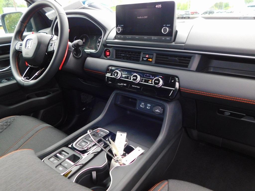 used 2025 Honda Pilot car, priced at $42,745