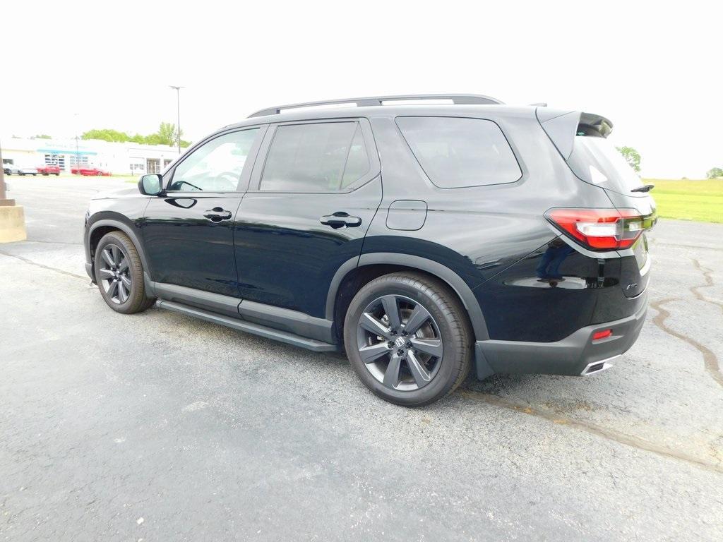 used 2025 Honda Pilot car, priced at $42,745