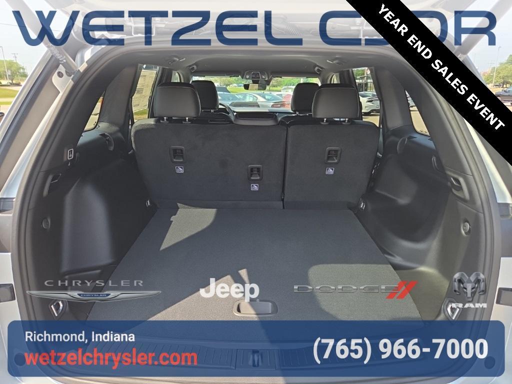 new 2025 Jeep Grand Cherokee car, priced at $40,918