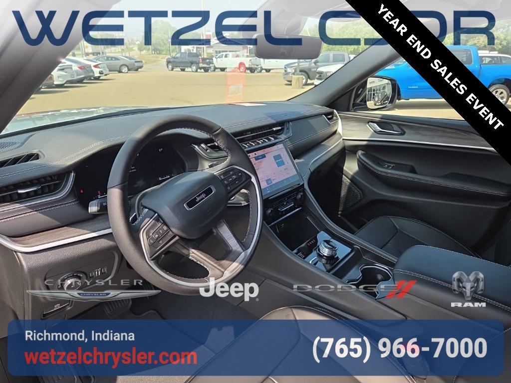 new 2025 Jeep Grand Cherokee car, priced at $40,918