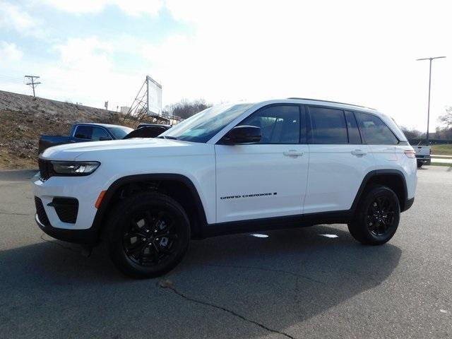 new 2025 Jeep Grand Cherokee car, priced at $43,930