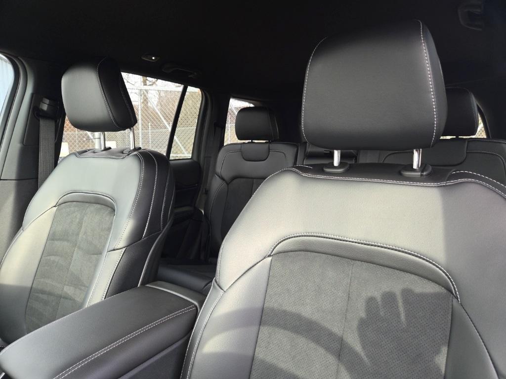 new 2025 Jeep Grand Cherokee car, priced at $39,296