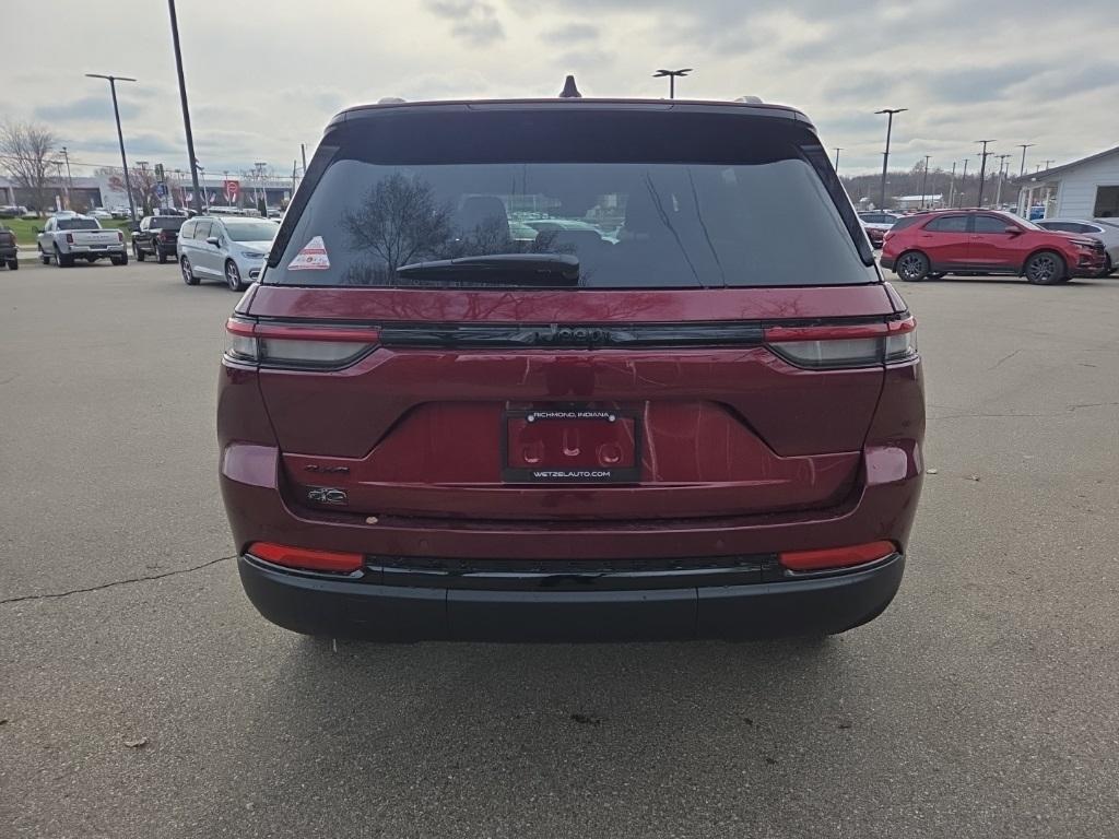 new 2025 Jeep Grand Cherokee car, priced at $39,296