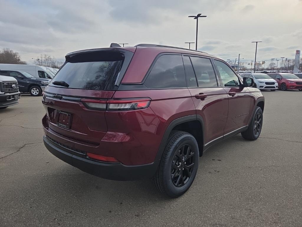 new 2025 Jeep Grand Cherokee car, priced at $39,296
