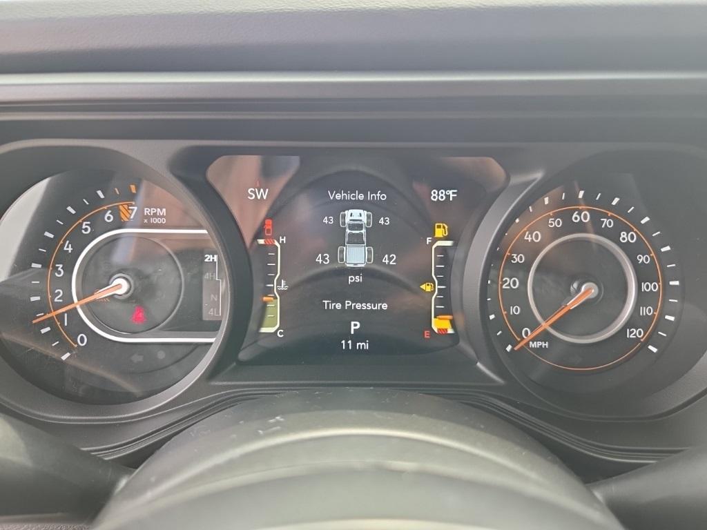 new 2025 Jeep Gladiator car, priced at $52,420