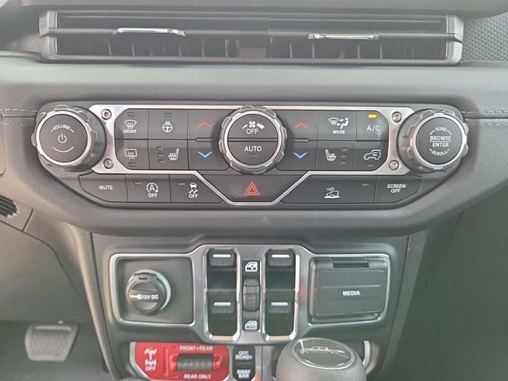 new 2025 Jeep Gladiator car, priced at $52,420