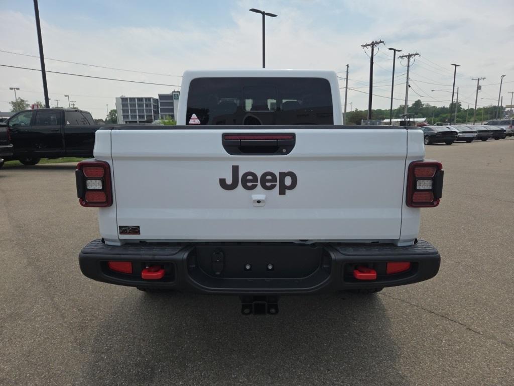new 2025 Jeep Gladiator car, priced at $52,420