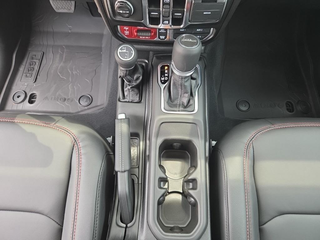 new 2025 Jeep Gladiator car, priced at $52,420