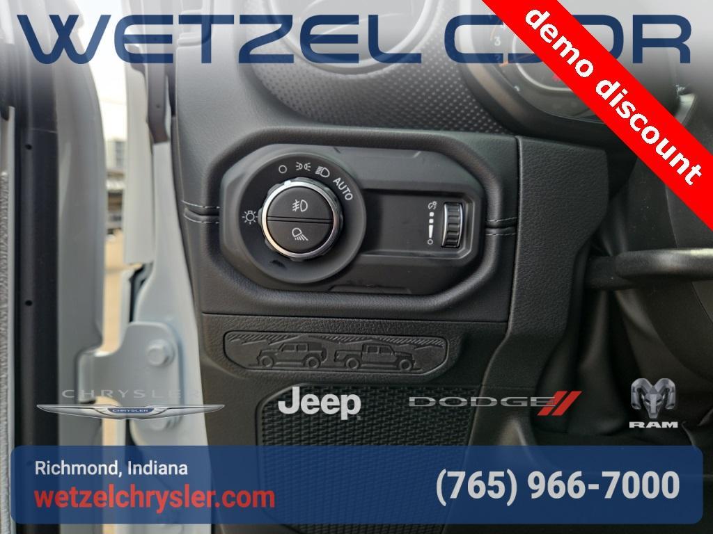 new 2025 Jeep Gladiator car, priced at $47,956