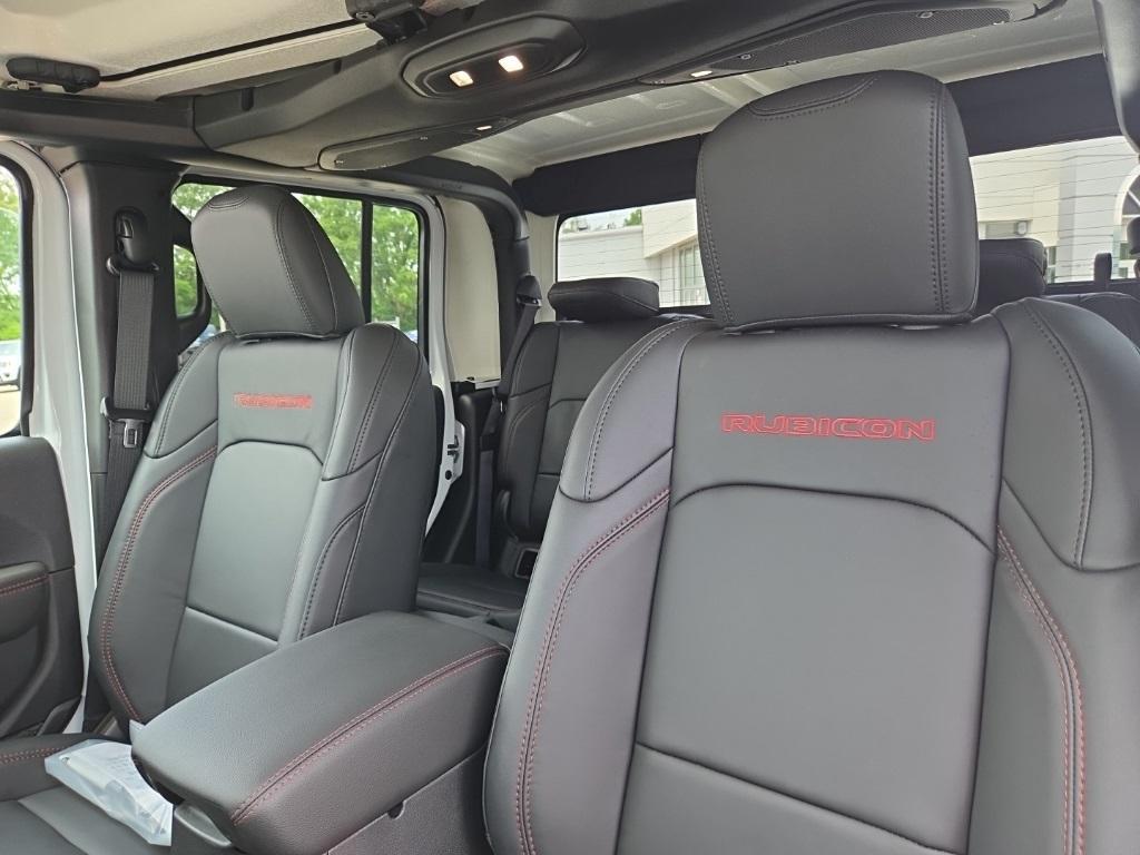 new 2025 Jeep Gladiator car, priced at $52,420