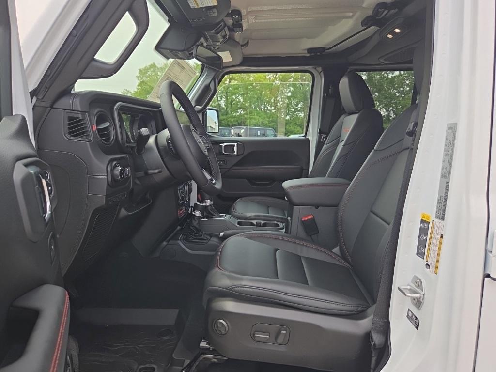 new 2025 Jeep Gladiator car, priced at $52,420