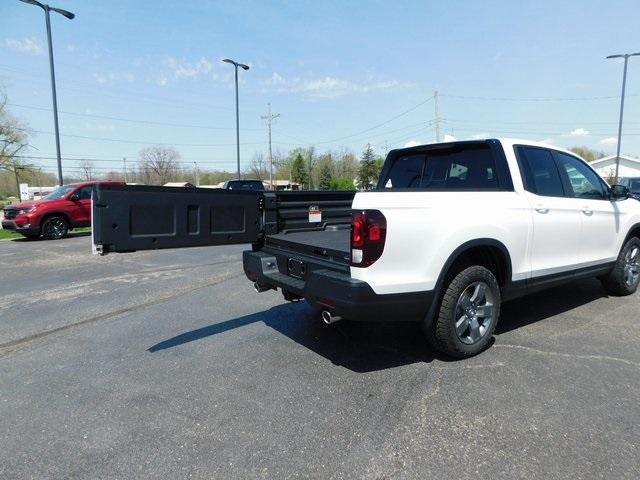 new 2025 Honda Ridgeline car, priced at $45,943