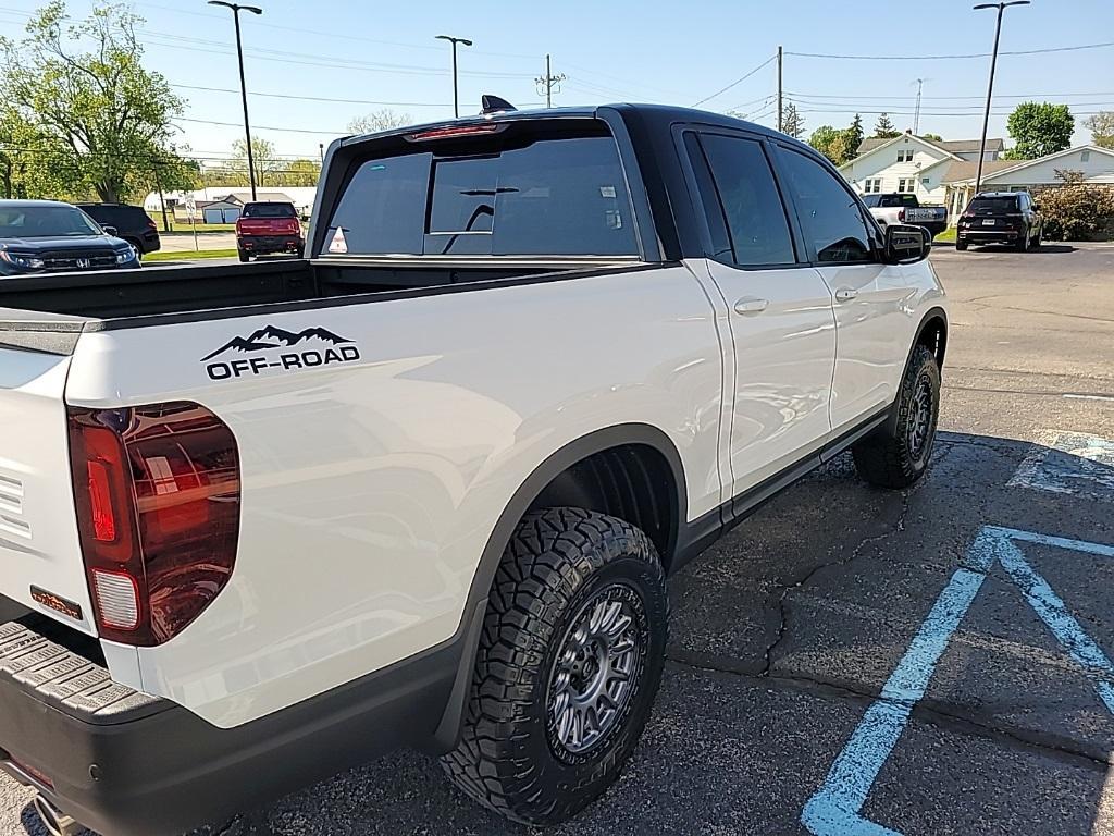 new 2025 Honda Ridgeline car, priced at $45,943