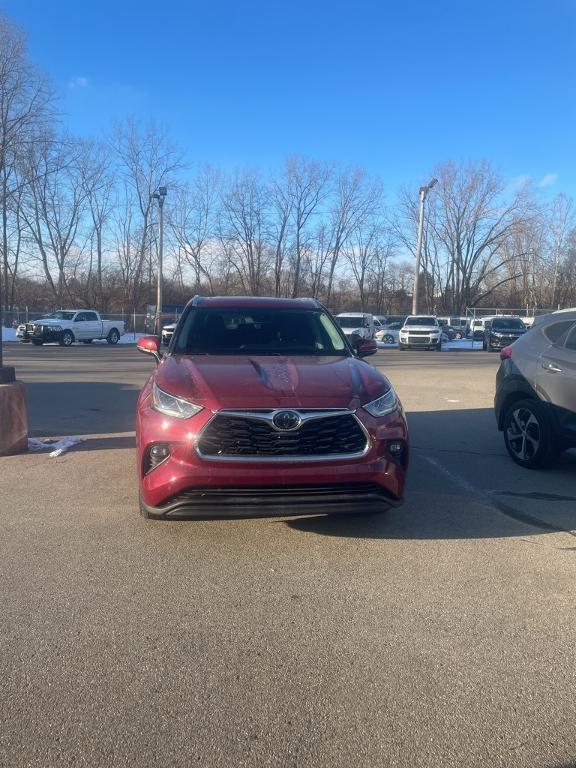 used 2020 Toyota Highlander car, priced at $29,999