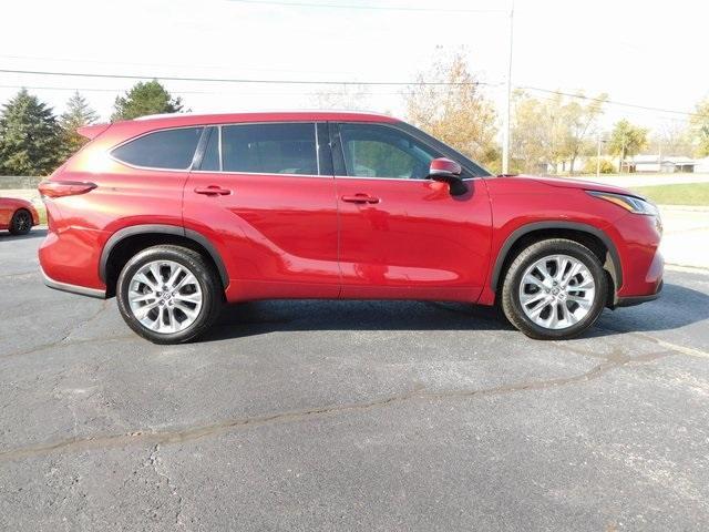 used 2020 Toyota Highlander car, priced at $31,910