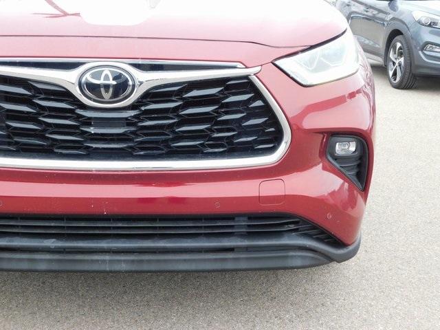 used 2020 Toyota Highlander car, priced at $29,999