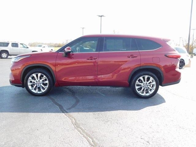 used 2020 Toyota Highlander car, priced at $31,910