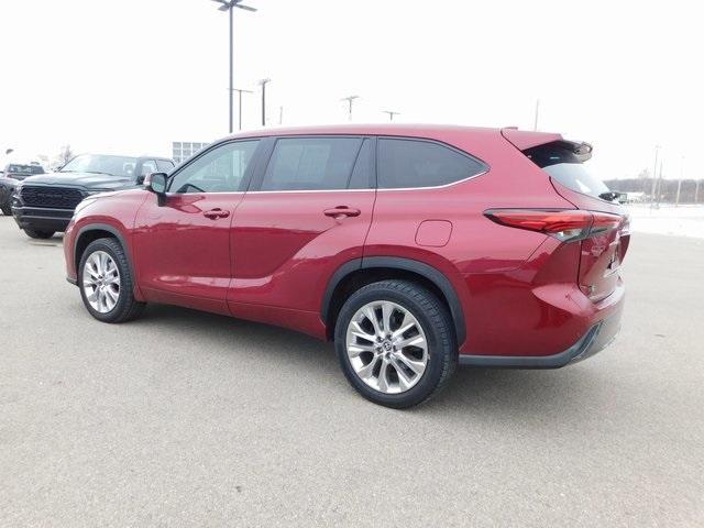 used 2020 Toyota Highlander car, priced at $29,999