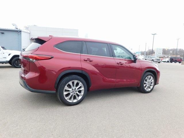 used 2020 Toyota Highlander car, priced at $29,999