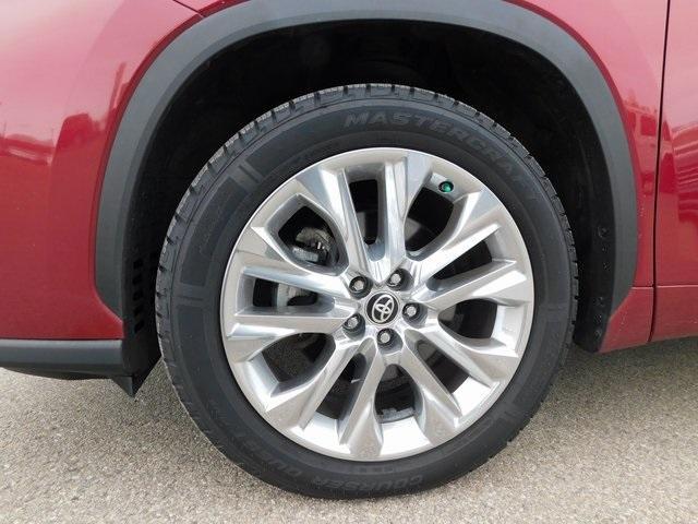 used 2020 Toyota Highlander car, priced at $29,999