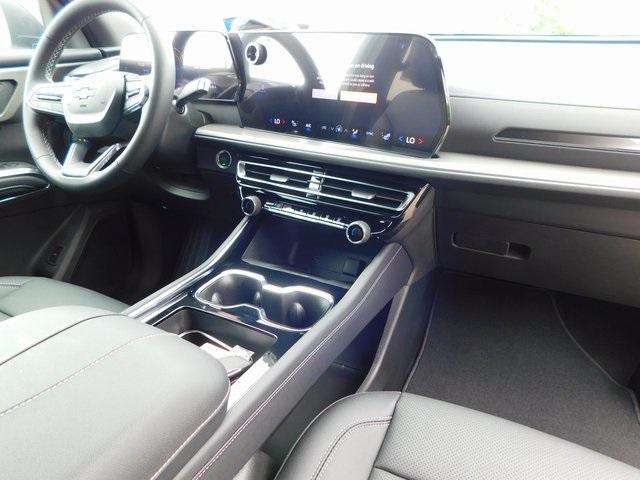 new 2025 Chevrolet Traverse car, priced at $43,195