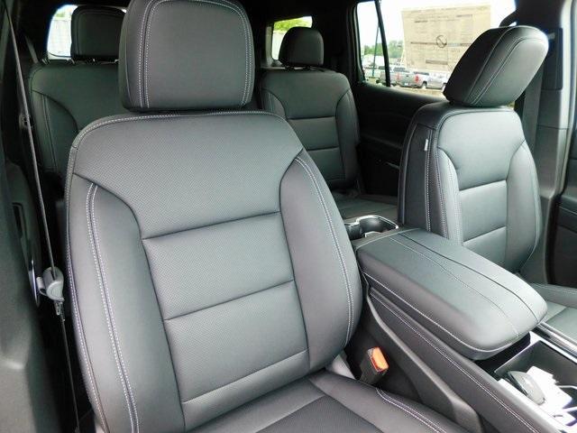 new 2025 Chevrolet Traverse car, priced at $43,195