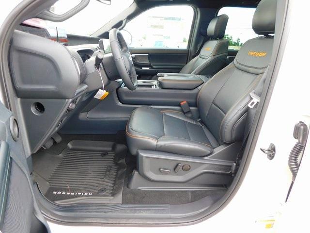 new 2025 Ford Expedition car, priced at $81,316