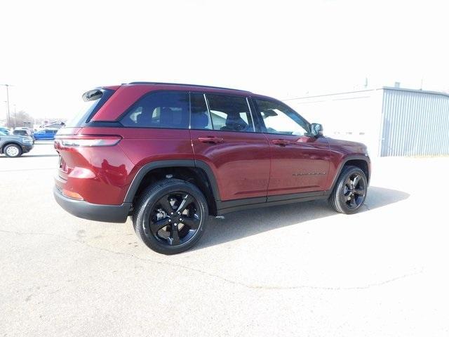 new 2025 Jeep Grand Cherokee car, priced at $46,170