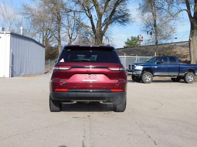 new 2025 Jeep Grand Cherokee car, priced at $46,170