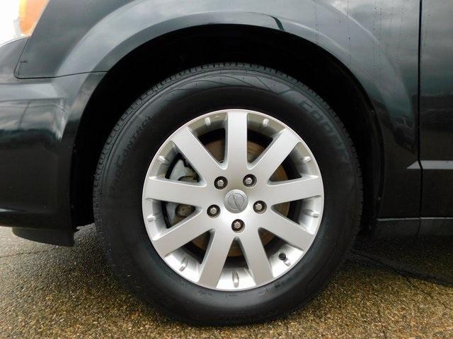 used 2014 Chrysler Town & Country car, priced at $8,990