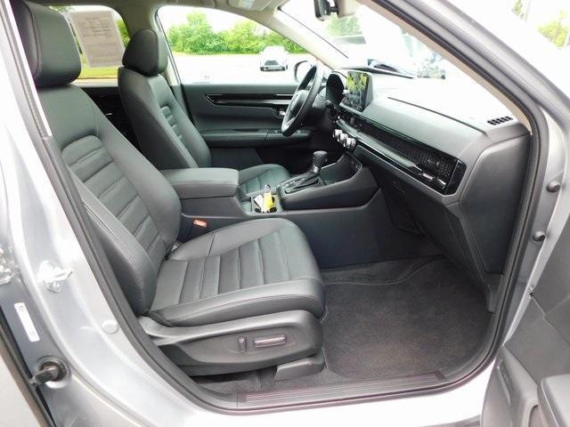 used 2025 Honda CR-V car, priced at $35,999