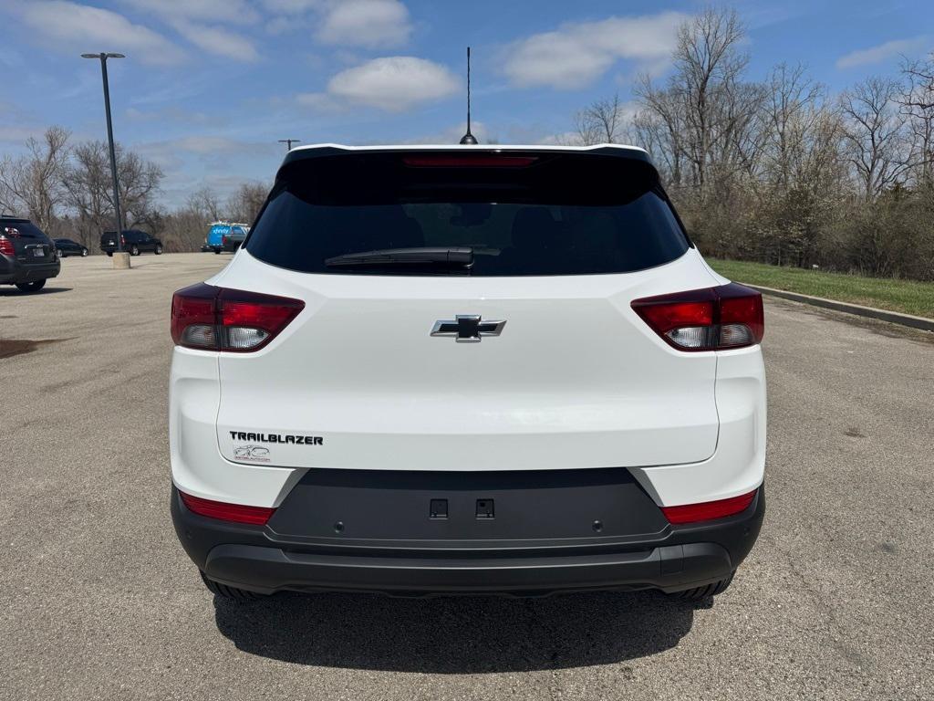 new 2025 Chevrolet TrailBlazer car, priced at $25,825