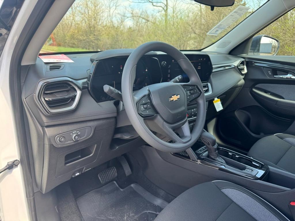 new 2025 Chevrolet TrailBlazer car, priced at $25,825