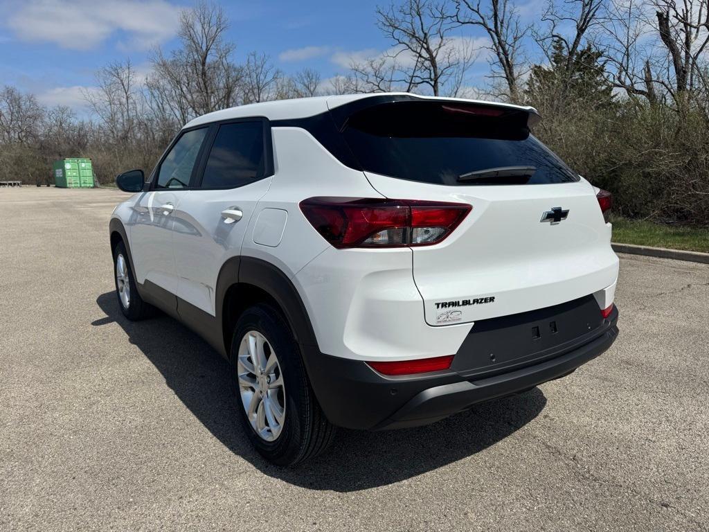 new 2025 Chevrolet TrailBlazer car, priced at $25,825