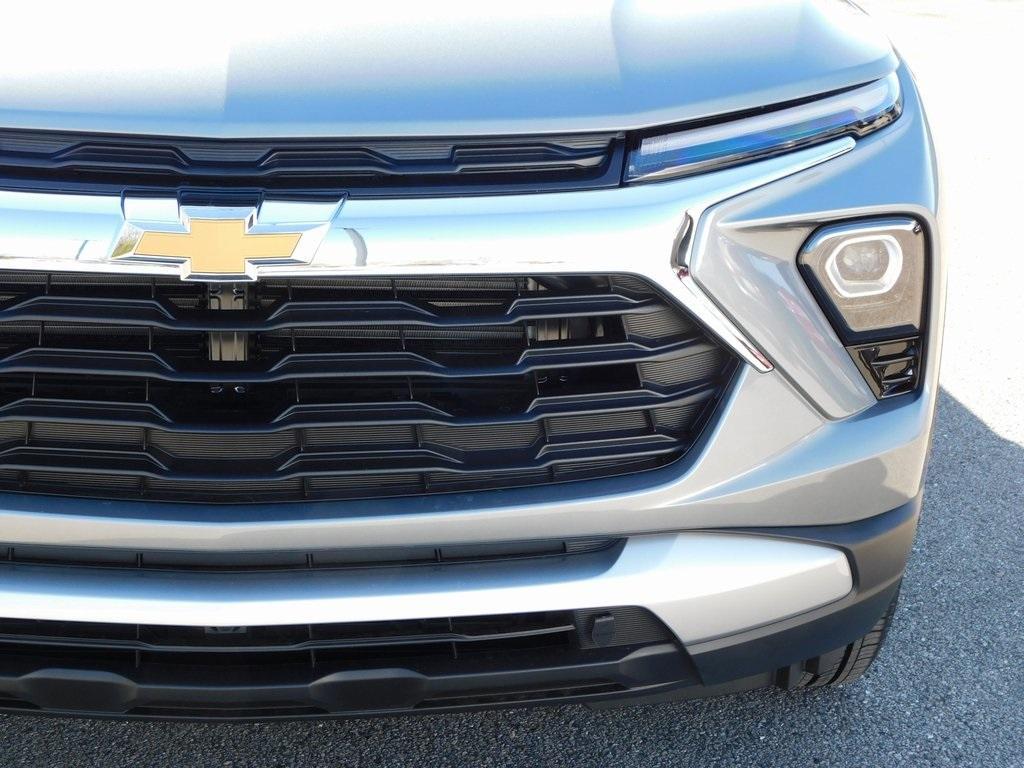 new 2025 Chevrolet TrailBlazer car, priced at $30,220