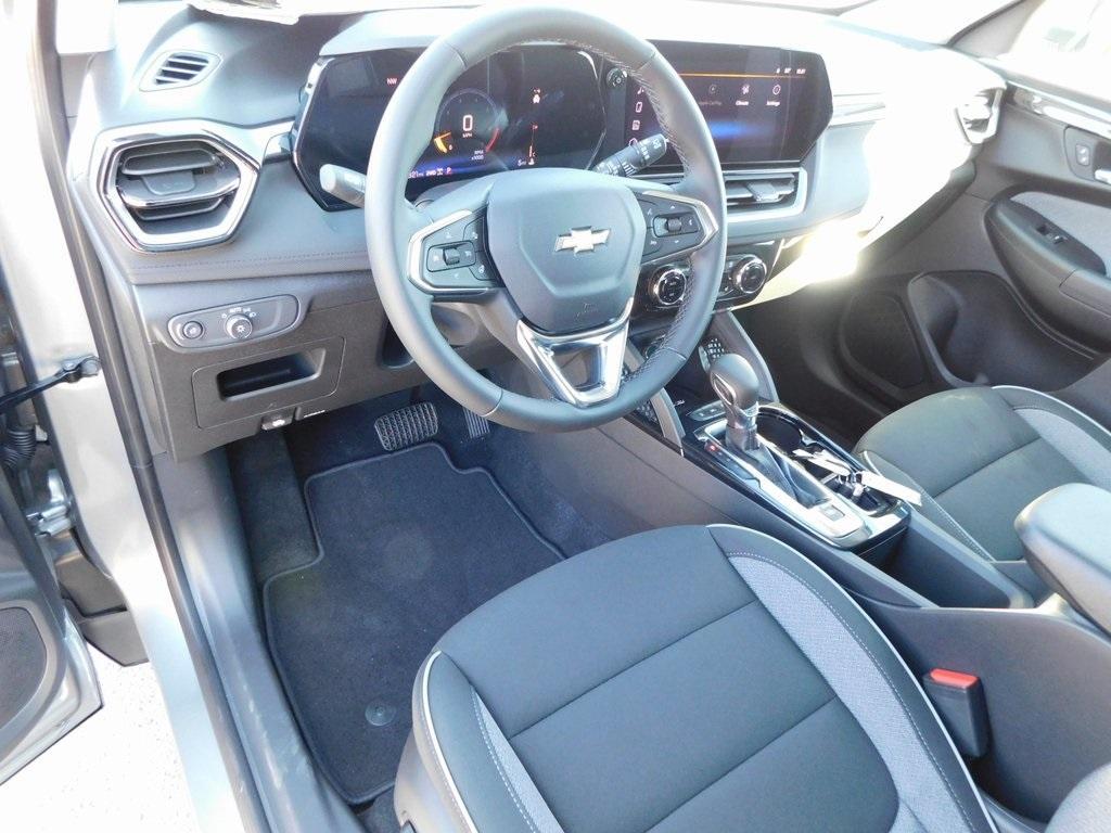 new 2025 Chevrolet TrailBlazer car, priced at $30,220