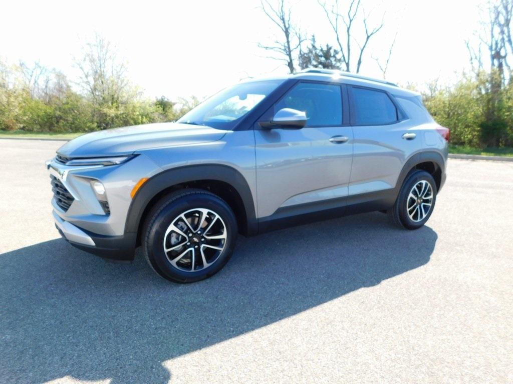 new 2025 Chevrolet TrailBlazer car, priced at $30,220