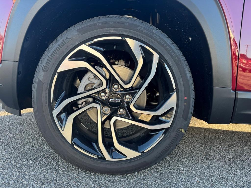 new 2025 Chevrolet TrailBlazer car, priced at $32,220