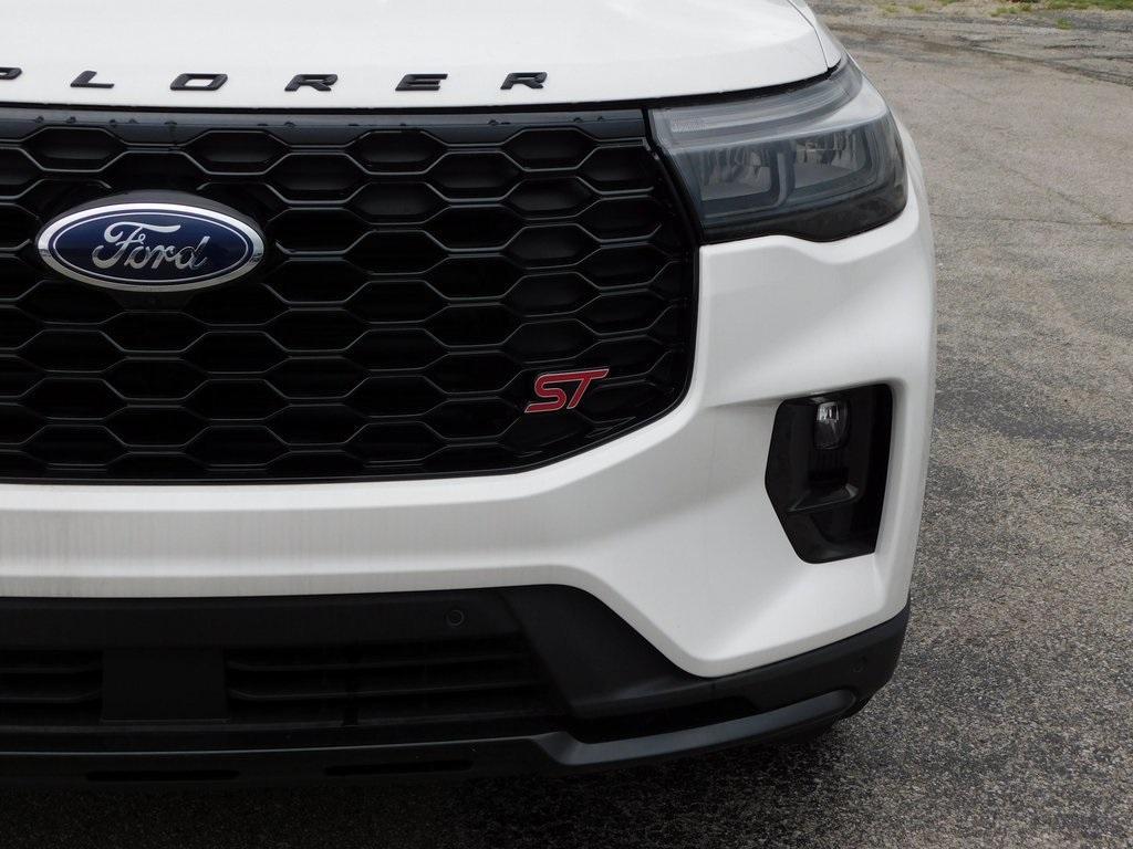 new 2025 Ford Explorer car, priced at $56,058