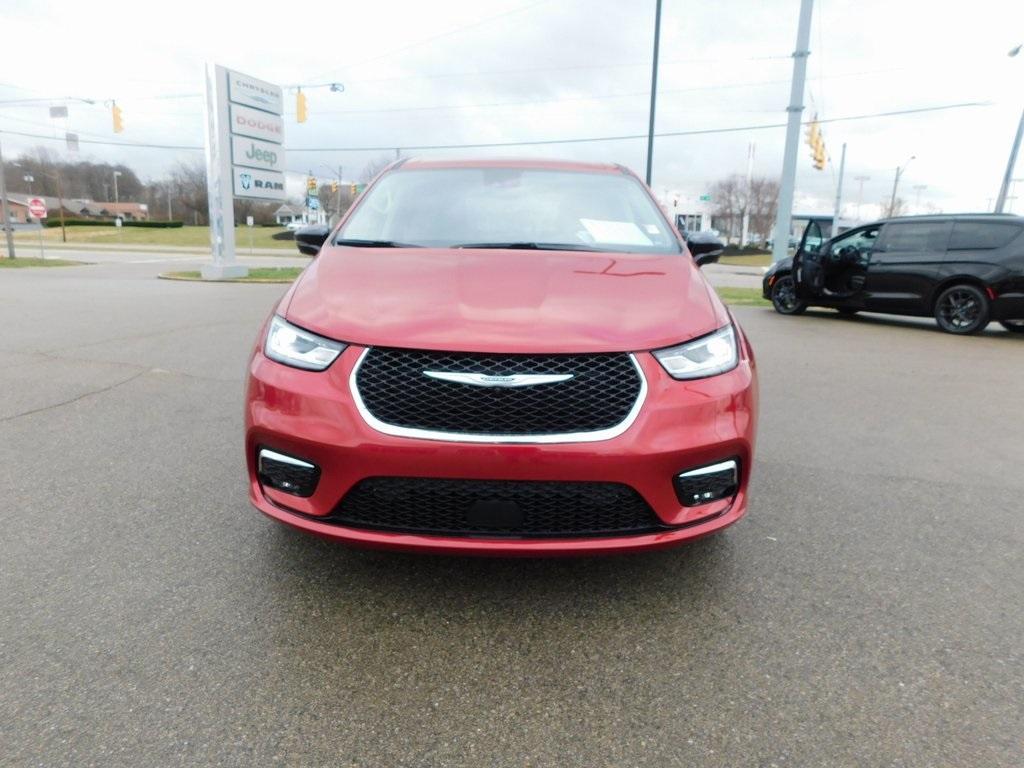 new 2024 Chrysler Pacifica car, priced at $40,179