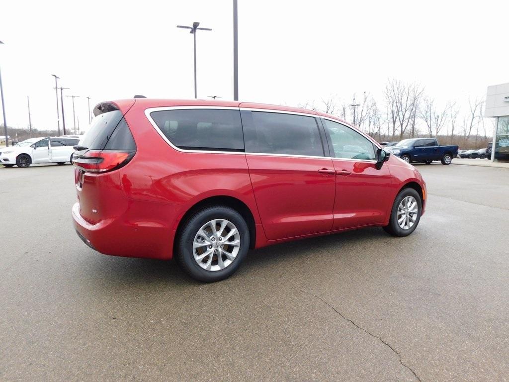 new 2024 Chrysler Pacifica car, priced at $40,179