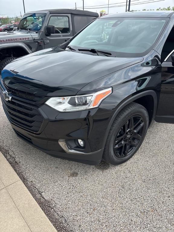 used 2021 Chevrolet Traverse car, priced at $29,999