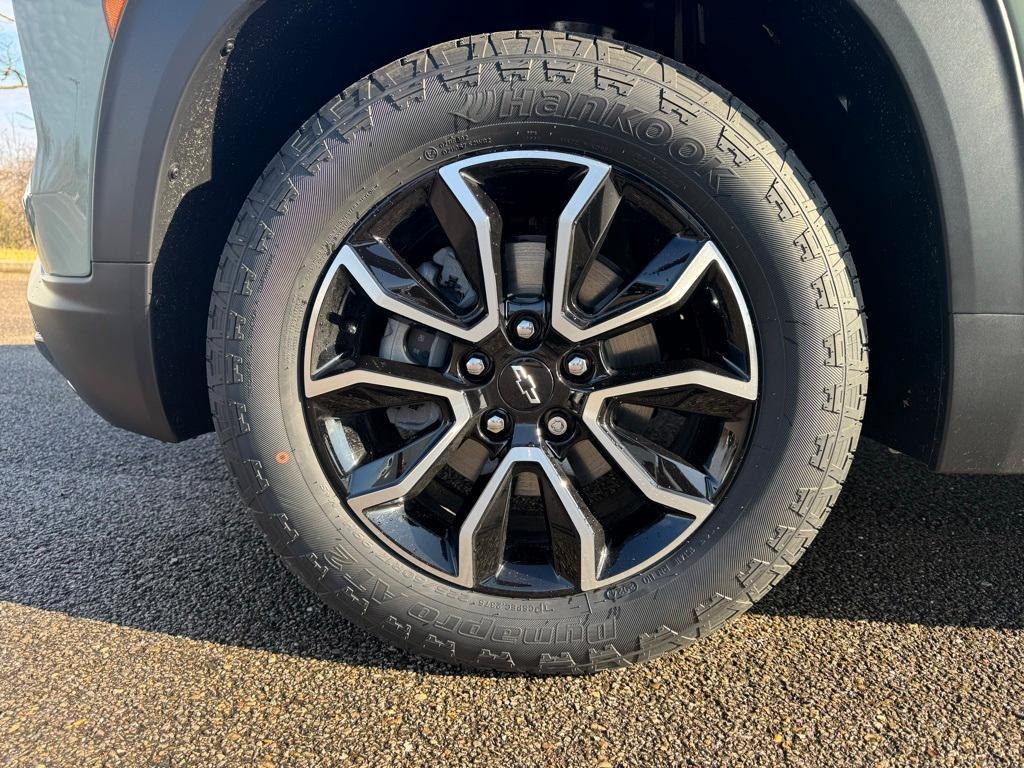 new 2025 Chevrolet TrailBlazer car, priced at $28,685