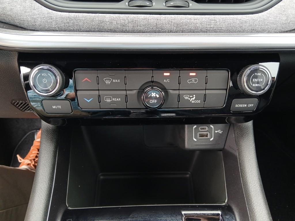 new 2025 Jeep Compass car, priced at $29,876