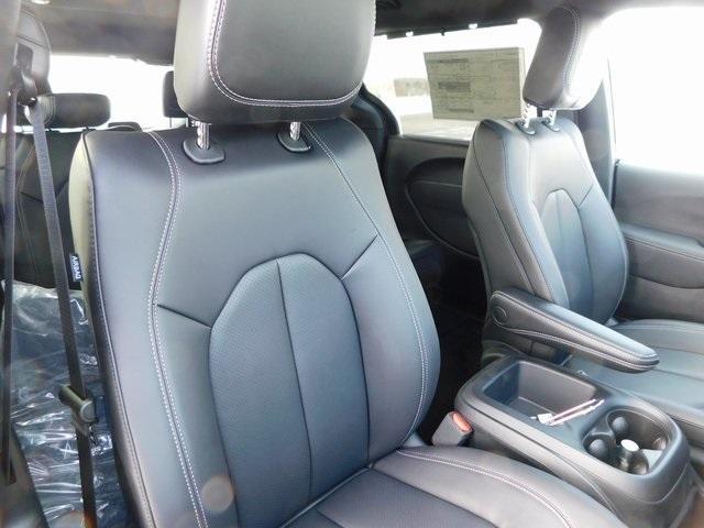 new 2025 Chrysler Pacifica car, priced at $38,896