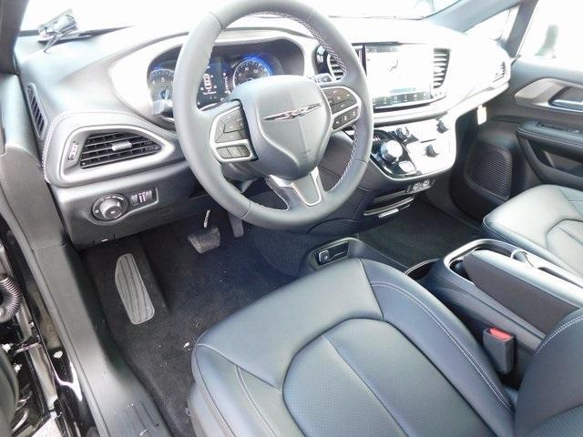 new 2025 Chrysler Pacifica car, priced at $38,896
